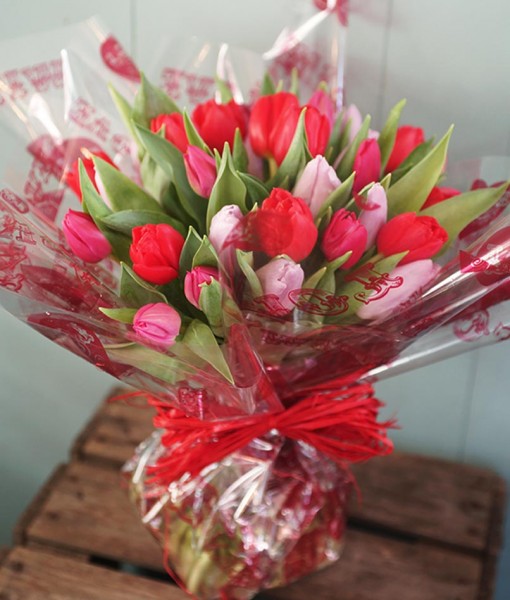 valentines-day-loveliest-tulip-bouquet